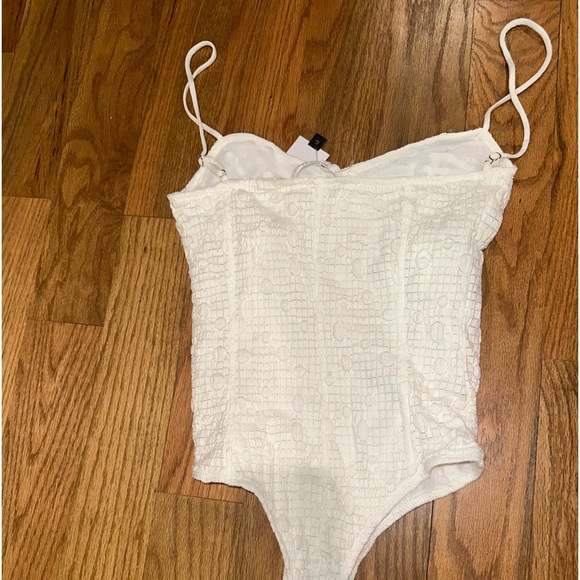 ASTR the label white bodysuit - Picture 4 of 5